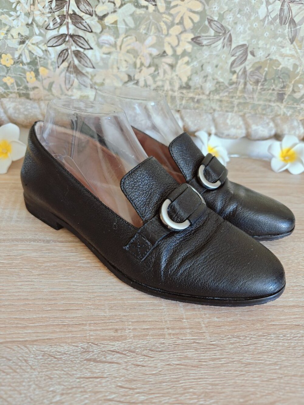 Corso Como Clarrah Black Pebbeld Leather Loafer Buckle Flats Sz. 8